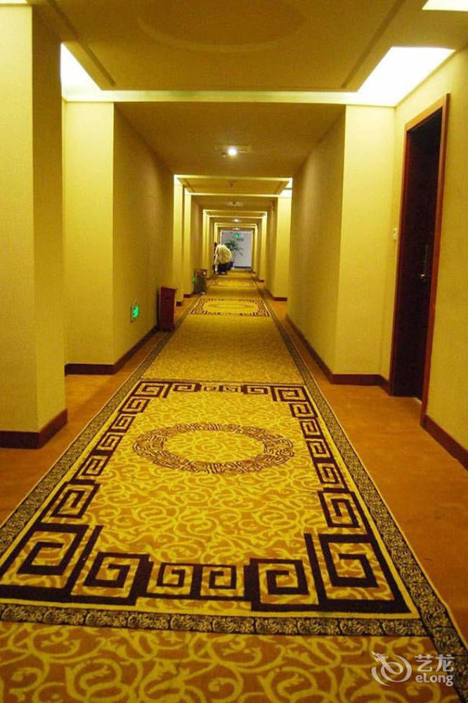 Jishou Heyi Hotel Fenghuang Buitenkant foto