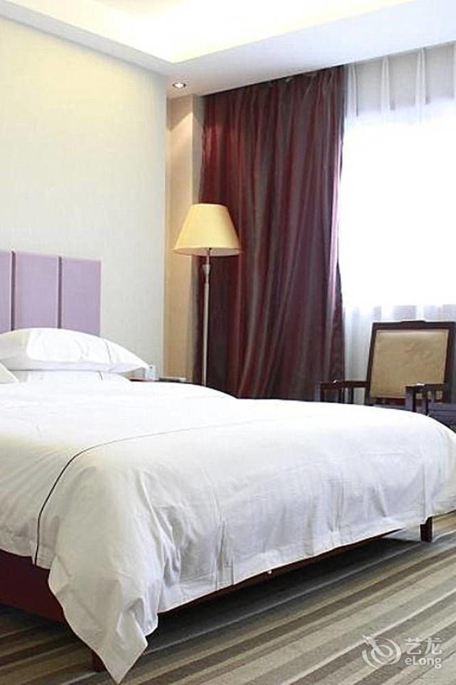 Jishou Heyi Hotel Fenghuang Buitenkant foto
